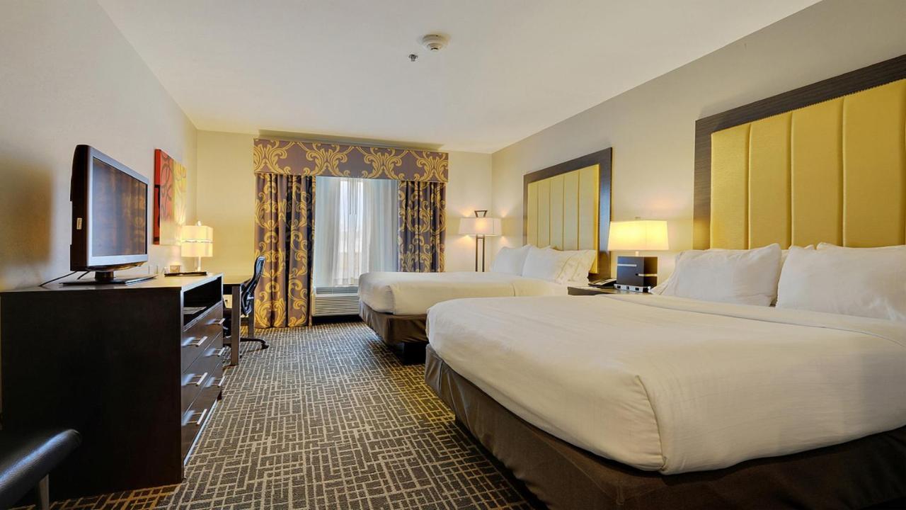 Standard Queen Room with Two Queen Beds